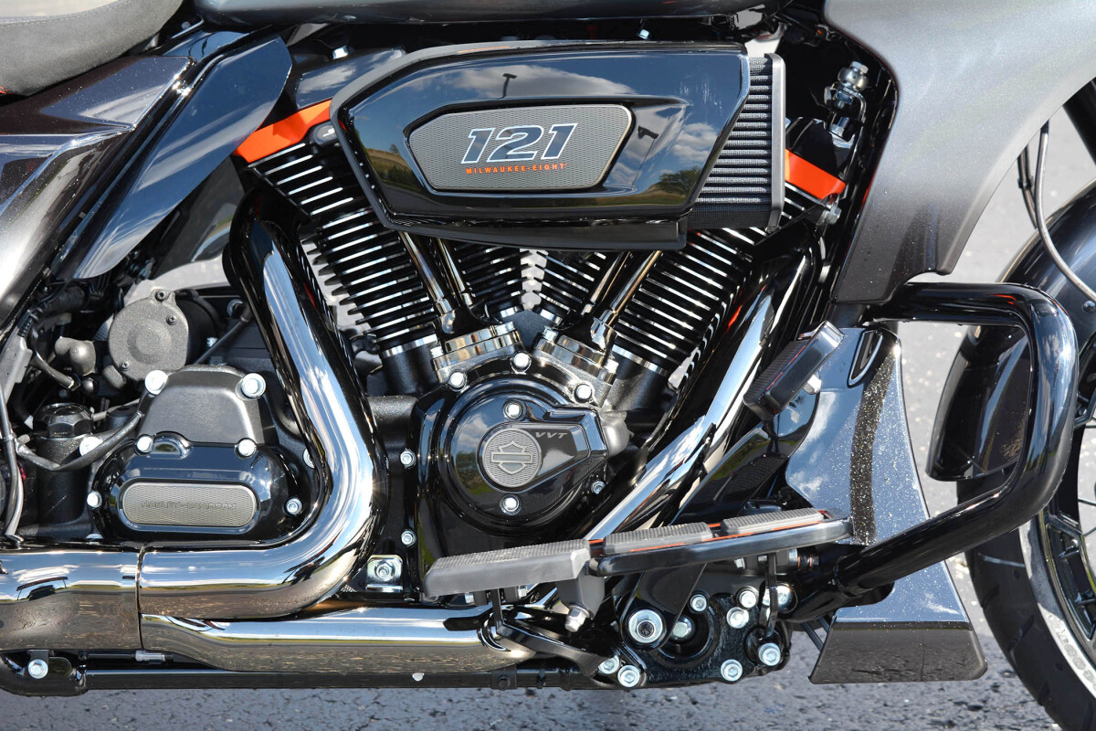 2025 Harley-Davidson CVO Road Glide Raven Fade - Photo 9
