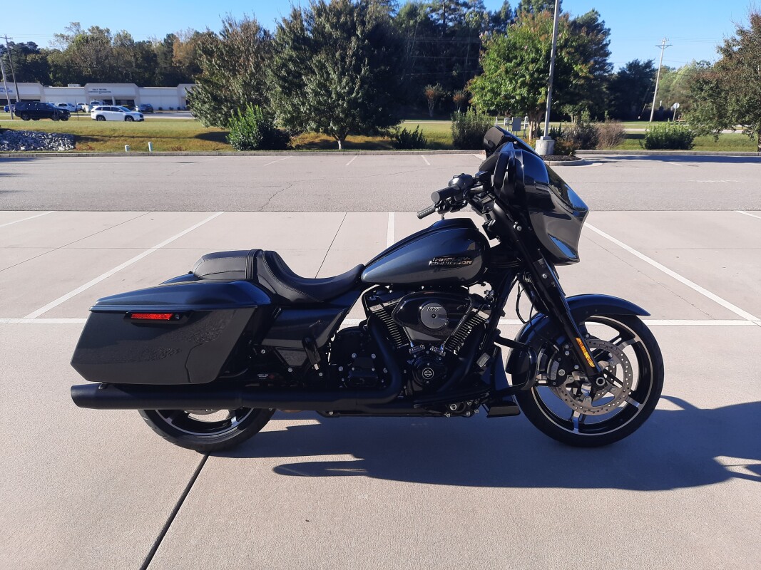 2025 Harley-Davidson Street Glide Iron Horse Metallic - Black Finish - Photo 5