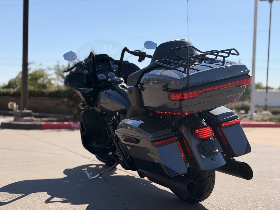 2021 Harley-Davidson Road Glide Limited FLTRK GAUNT GREY VIVID BLACK 653035 - Photo 4