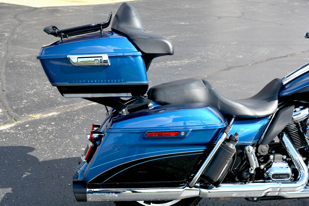 2018 Harley-Davidson CVO Street Glide 115TH Anniversary Legend Blue and Vivid Black - Photo 7