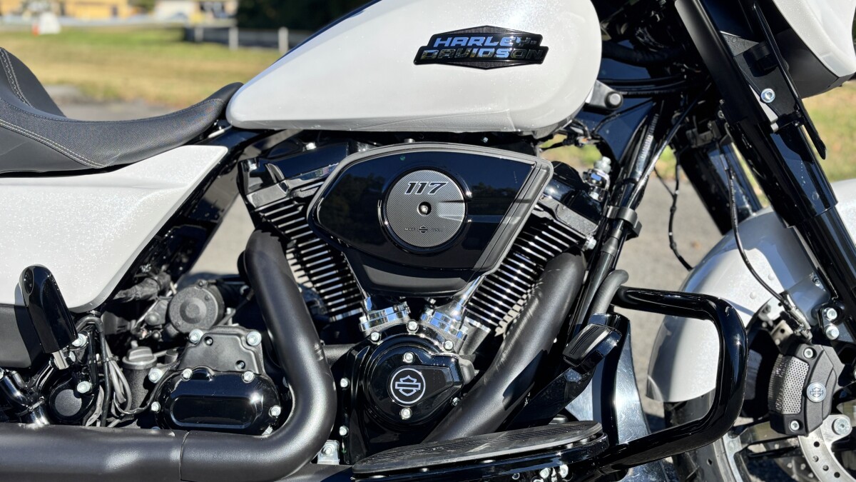 FLHX 2024 Street Glide - Photo 3