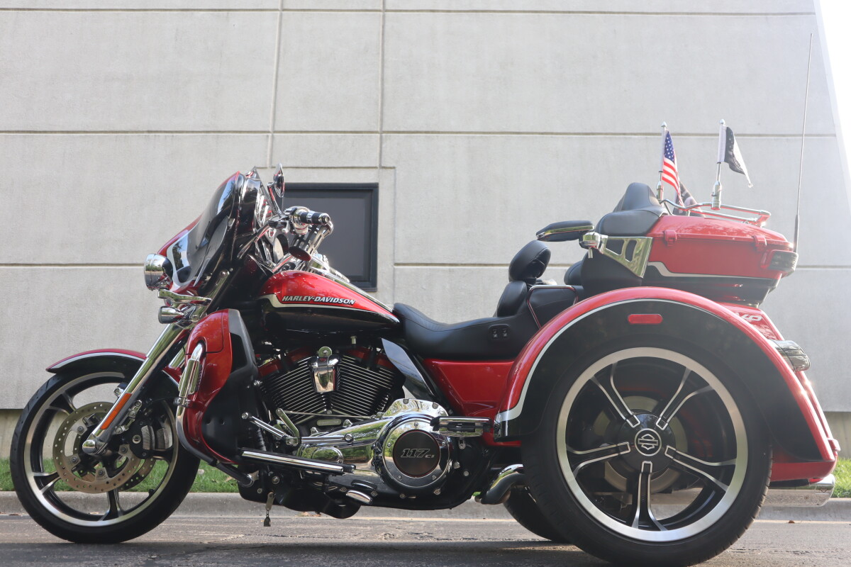 2021 Harley-Davidson CVO Tri Glide FLHTCUTGSE - Photo 5