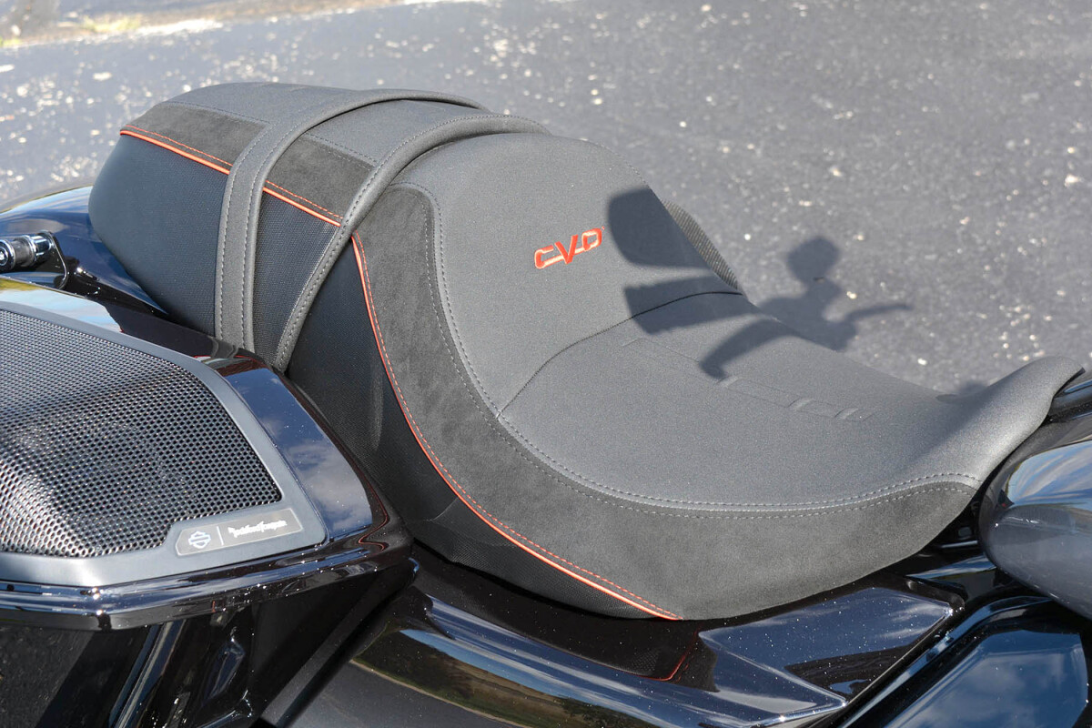 2025 Harley-Davidson CVO Road Glide Raven Fade - Photo 7