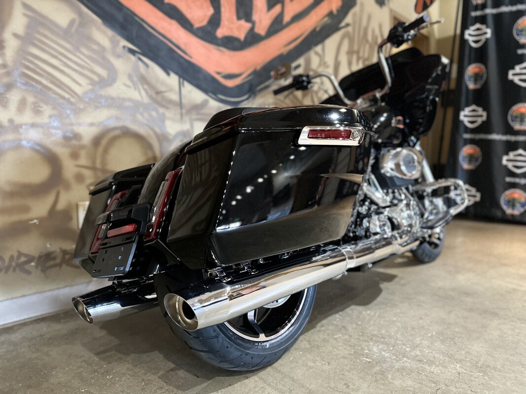 FLTRX 2025 Road Glide - Photo 3