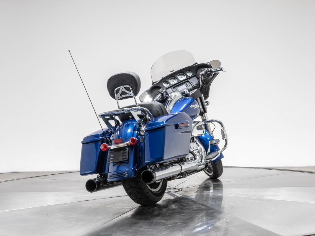 2017 Harley-Davidson FLHX Street Glide in Superior Blue with 13,511 miles - Photo 6