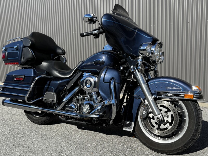 2008 Harley-Davidson® Electra Glide® Ultra Classic® Dark Blue Pearl