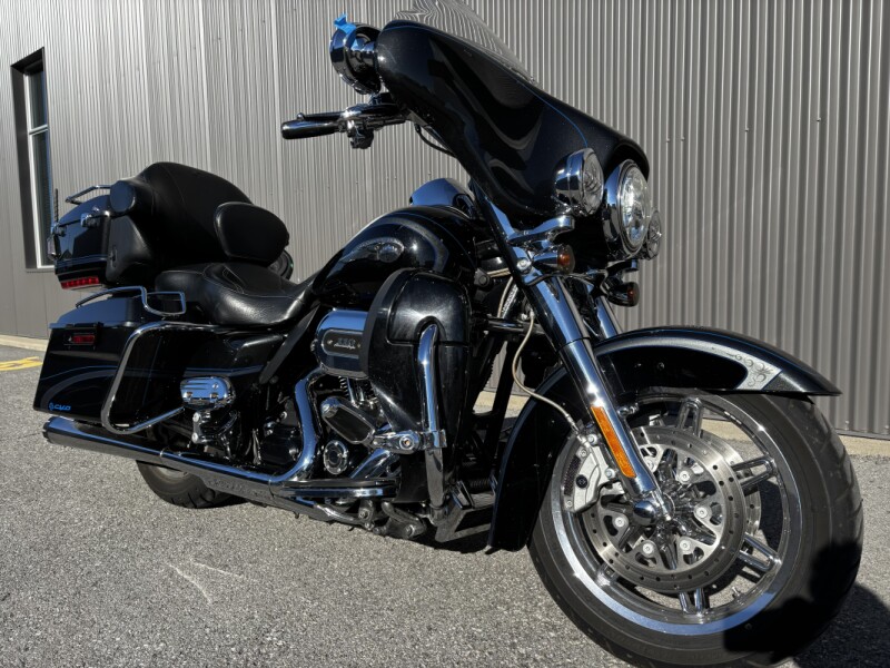 2013 Harley-Davidson® CVO™ Ultra Classic® Electra Glide® 110th Anniversary Edition Anniversary Diamo