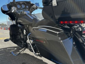 2013 Harley-Davidson® CVO™ Ultra Classic® Electra Glide® 110th Anniversary Edition Anniversary Diamo thumb 1