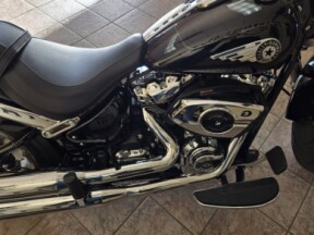 2025 Harley-Davidson® Fat Boy® Vivid Black thumb 3