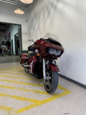 2017 Harley-Davidson® Road Glide® Special Velocity Red Sunglo thumb 3