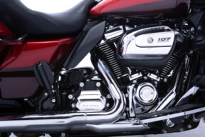 2018 Harley-Davidson® Ultra Limited Low Wicked Red/Twisted Cherry thumb 2