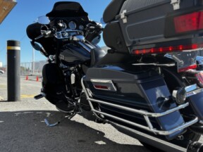 2008 Harley-Davidson® Electra Glide® Ultra Classic® Dark Blue Pearl thumb 1