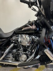 2005 Harley-Davidson® Electra Glide® Classic Vivid Black thumb 1