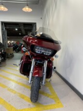 2017 Harley-Davidson® Road Glide® Special Velocity Red Sunglo thumb 2