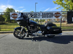 2025 Harley-Davidson® Road Glide® Vivid Black thumb 3