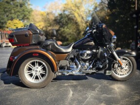 2013 Harley-Davidson® Tri Glide™ Ultra Classic® Two-Tone Anniversary Vintage Bronze/Anniversary Vint thumb 3