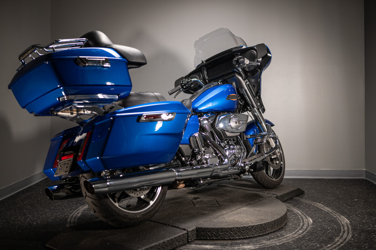 2024 Street Glide (FLHX) - Photo 7