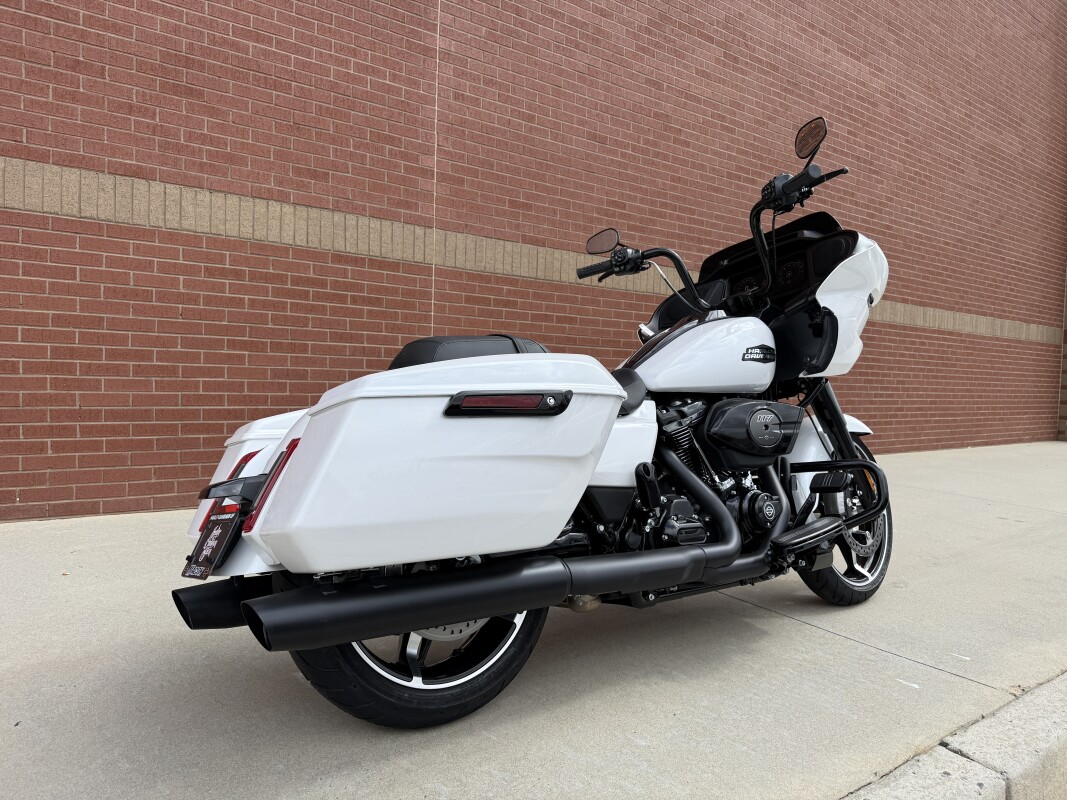 FLTRX 2025 Road Glide - Photo 3