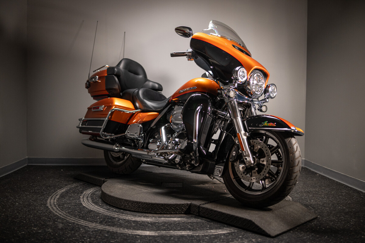 2014 Electra Glide Ultra Limited (FLHTK)