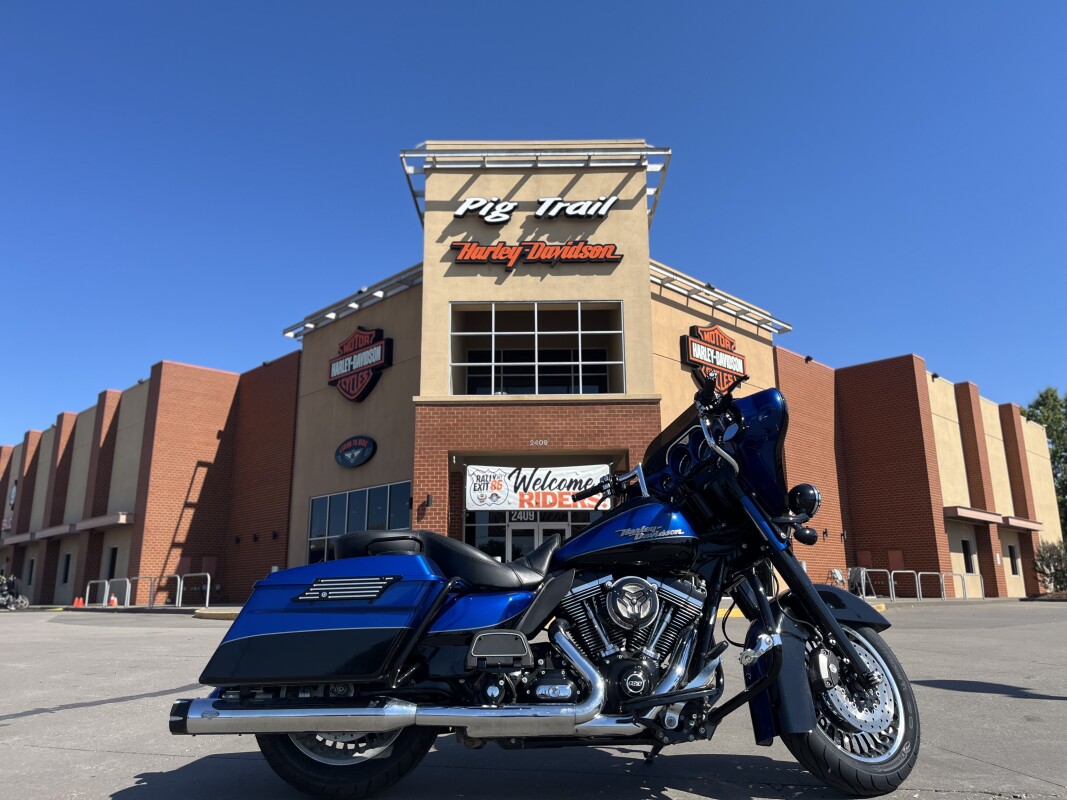 2010 Harley-Davidson Electra Glide Ultra Limited FLM BLUE
