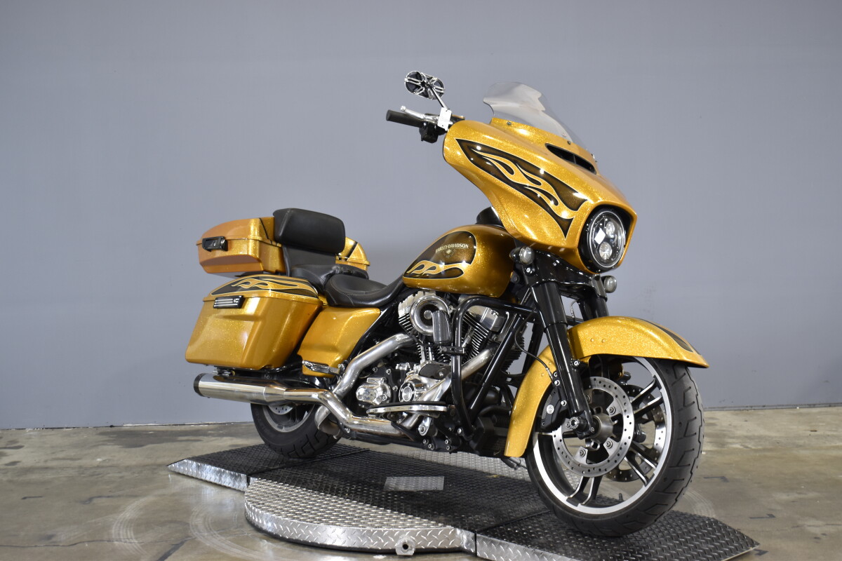2016 Harley-Davidson Street Glide Special FLHXS - Photo 2