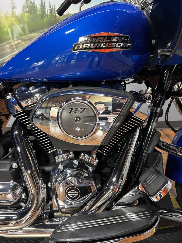 2025 Harley-Davidson Road Glide BLUE BURST/CHROME TRIM - Photo 2