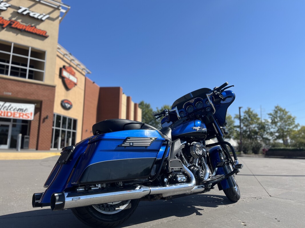 2010 Harley-Davidson Electra Glide Ultra Limited FLM BLUE - Photo 3