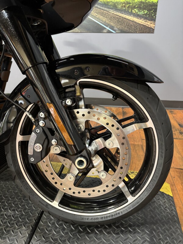 2025 Harley-Davidson Road Glide MDNGHT FIRSTORM/BLACK TRIM - Photo 5