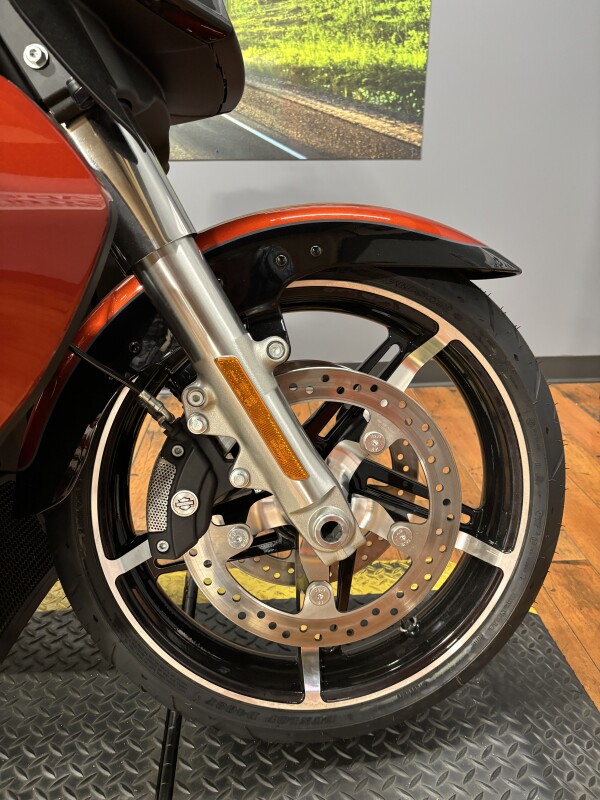 2025 Harley-Davidson Street Glide Ultra WHISKY FIRE/BLK CO - Photo 3