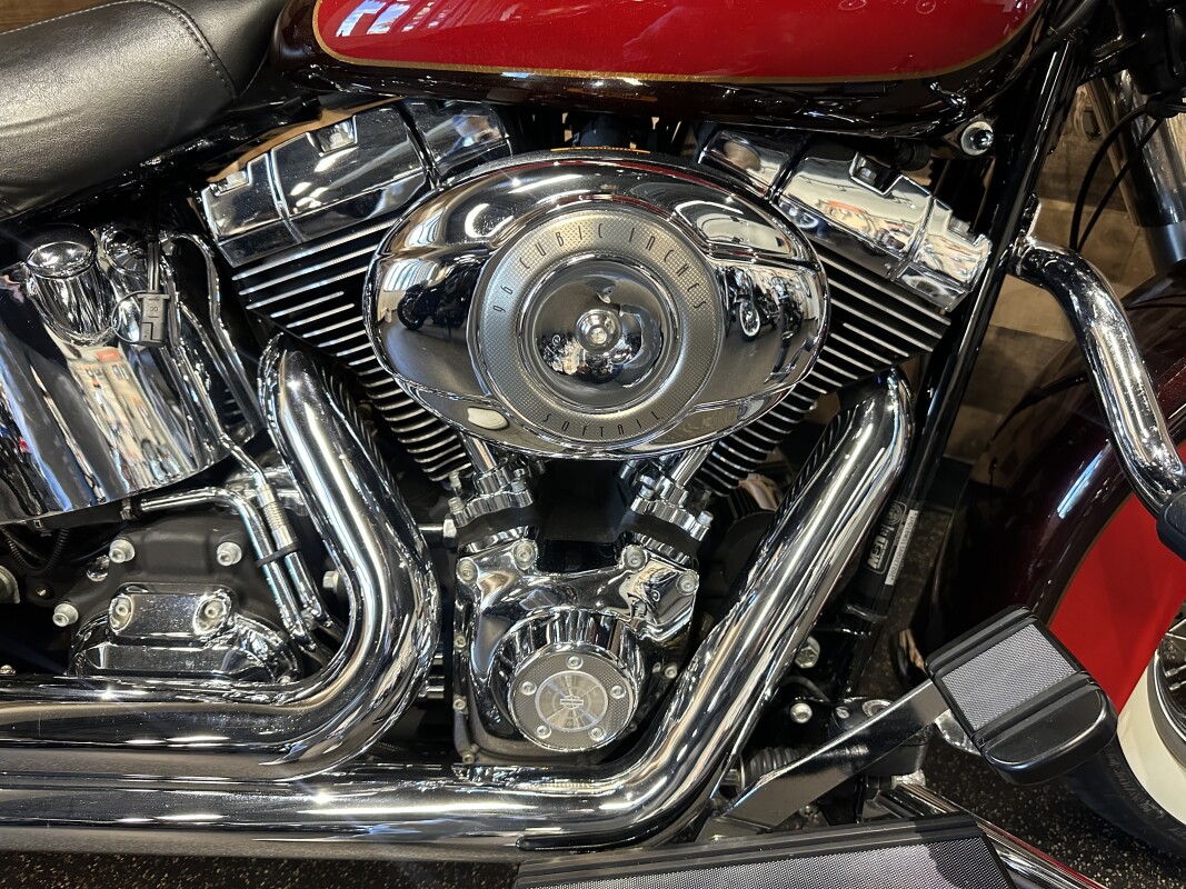 2010 Harley-Davidson Heritage Softail Classic Merlot Sunglo/Cherry Red Sunglo FLSTC - Photo 9