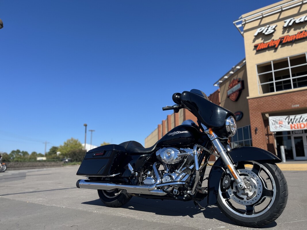 2013 Harley-Davidson Street Glide FLHX MIDNIGHT PEARL 681993 - Photo 2