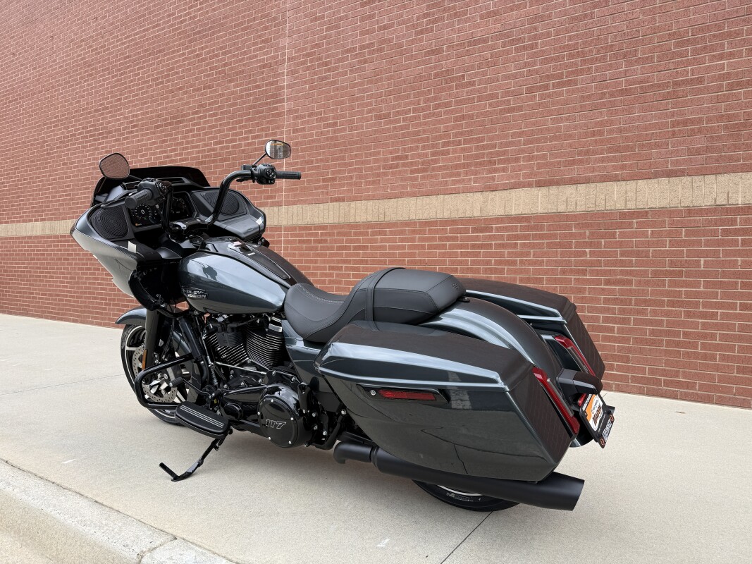 FLTRX 2025 Road Glide - Photo 7