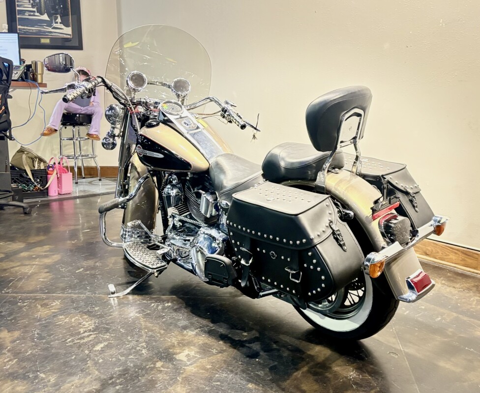 2004 Harley-Davidson Heritage Softail Classic - Photo 3
