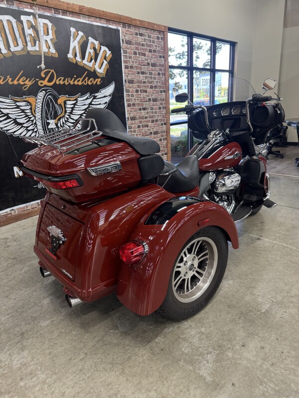 2024 Harley-Davidson Tri Glide Ultra FLHTCUTG - Photo 6