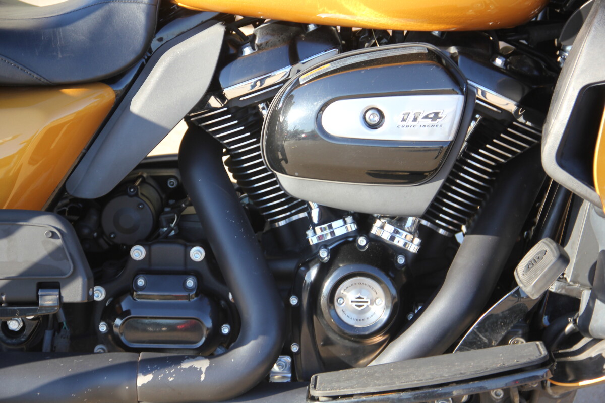 2023 Harley-Davidson Road Glide Limited Prospect Gold/Vivid Black - Black Finish - Photo 10