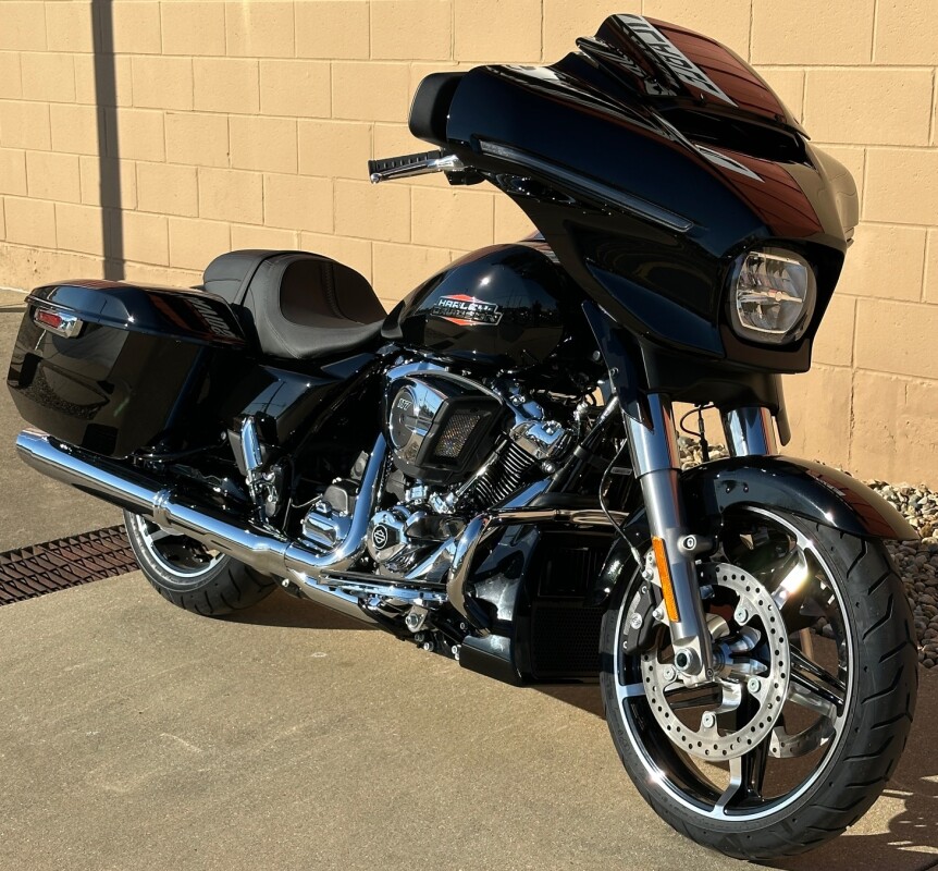 2025 Harley-Davidson Street Glide Vivid Black - Photo 3