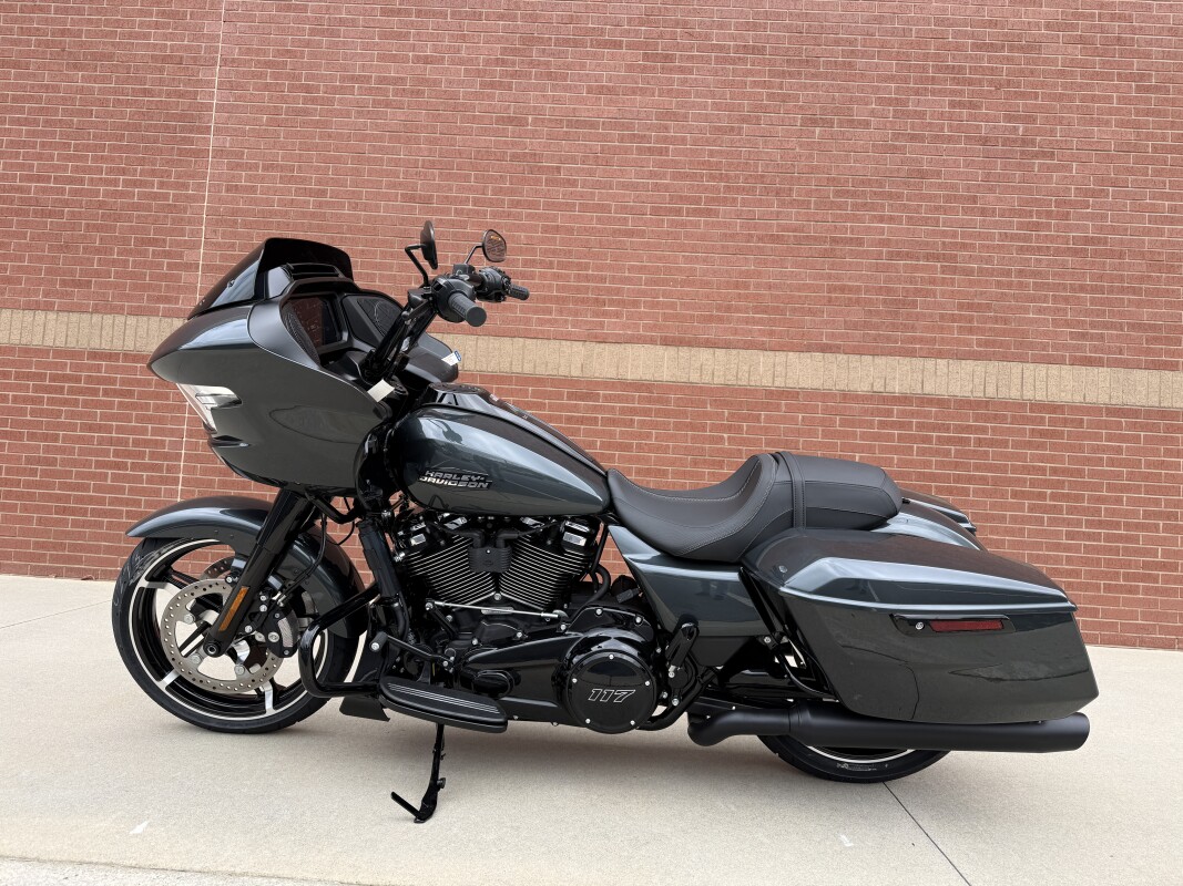 FLTRX 2025 Road Glide - Photo 6