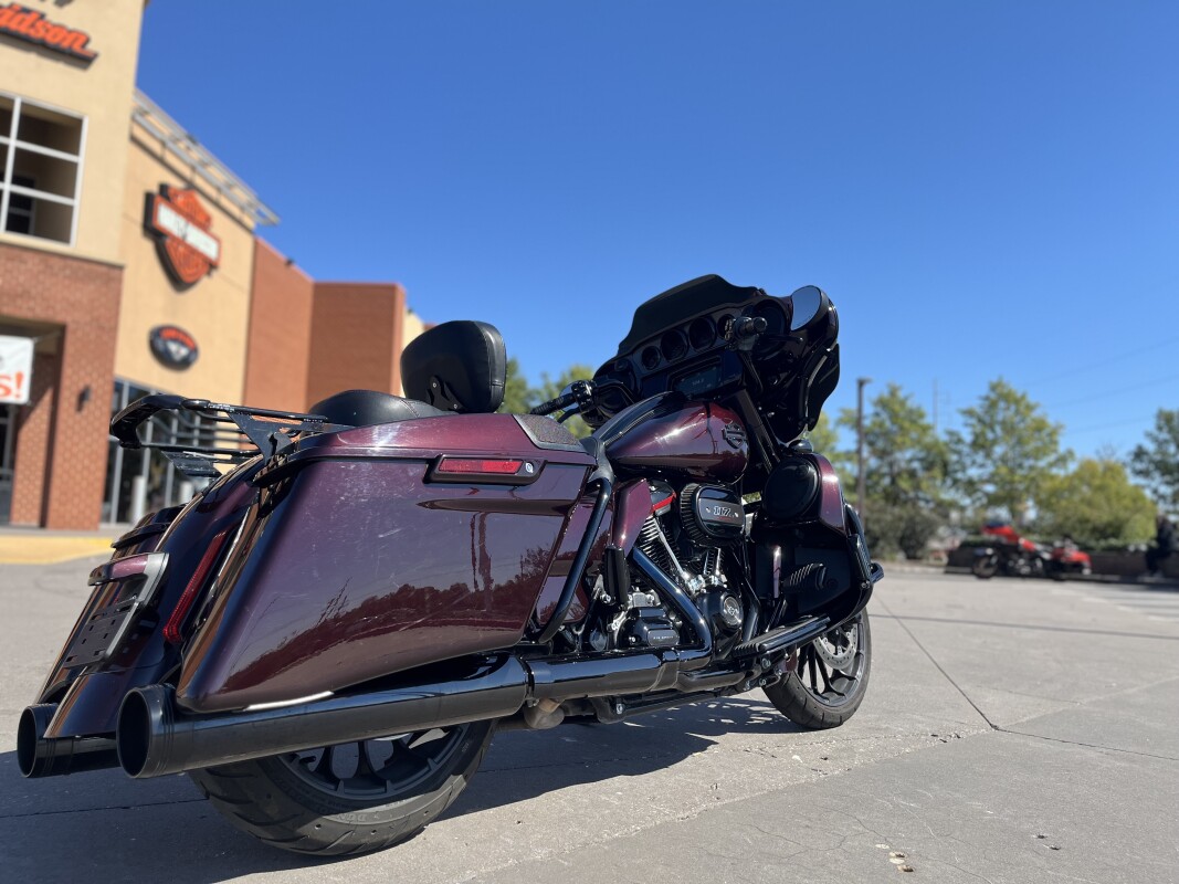 2019 Harley-Davidson CVO Street Glide FLHXSE Black Forest 951389 - Photo 3