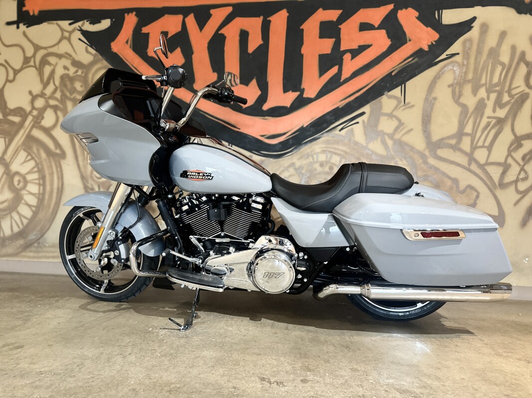 FLTRX 2025 Road Glide - Photo 9
