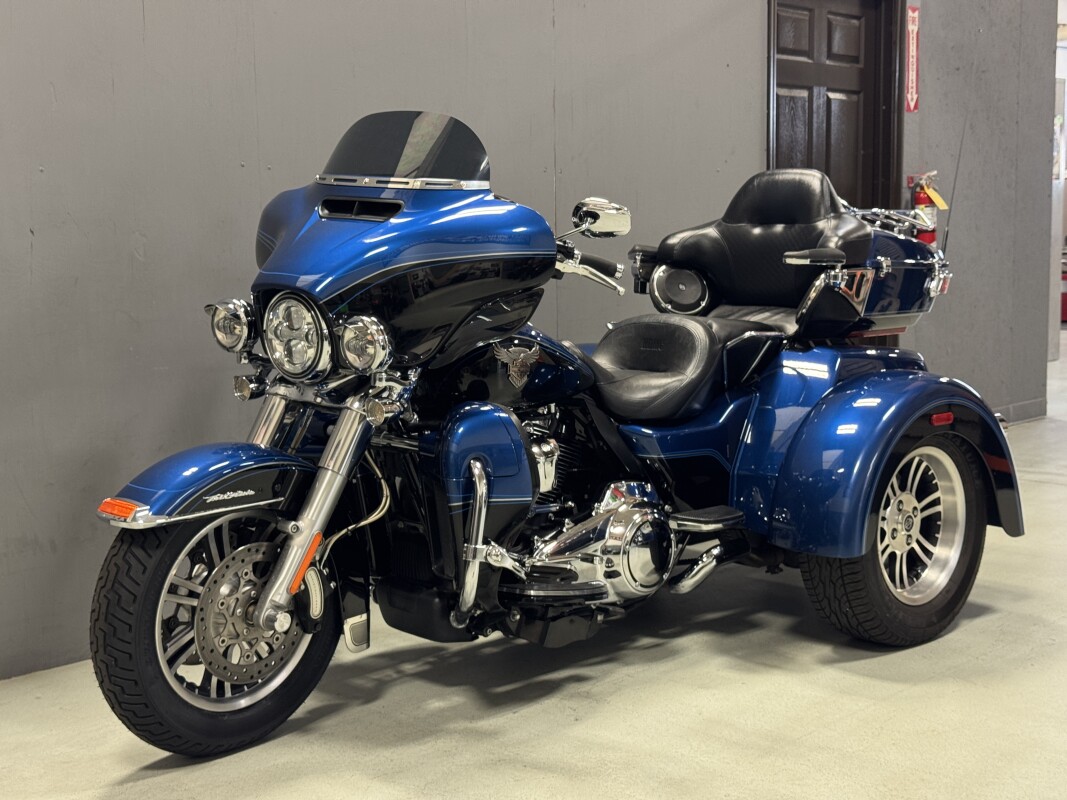 FLHTCUTG 2018 Tri Glide Ultra - Photo 4
