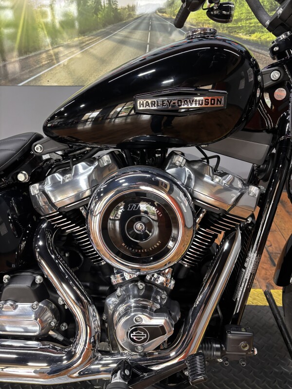 2025 Harley-Davidson Street Bob VIVID BLACK - Photo 3
