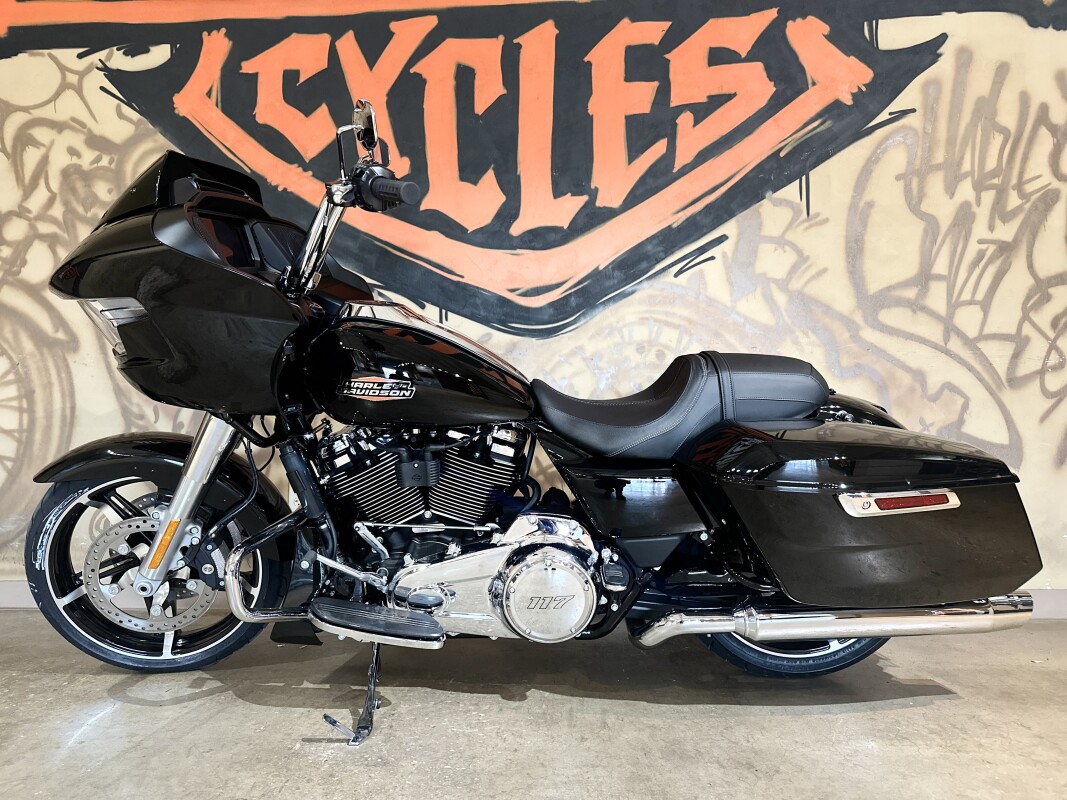 FLTRX 2025 Road Glide - Photo 9
