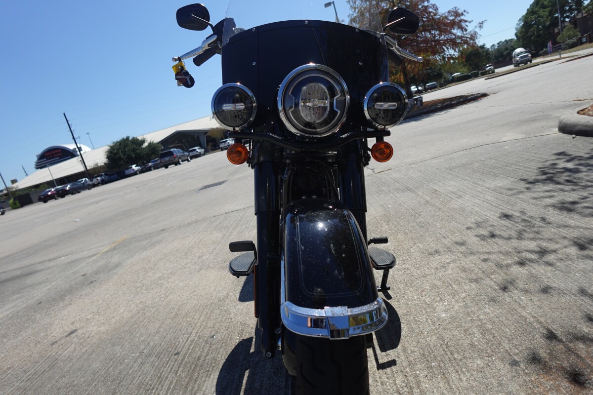 2024 Harley-Davidson Heritage Classic FLHCS - Photo 3