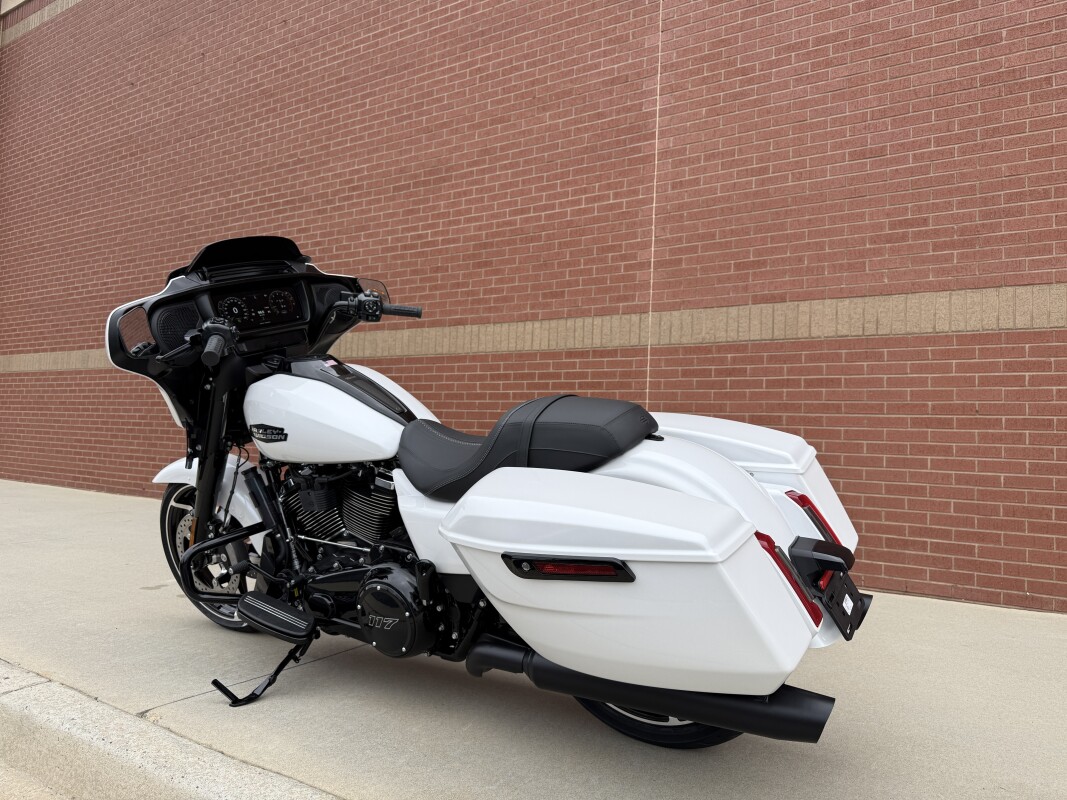 FLHX 2025 Street Glide - Photo 7
