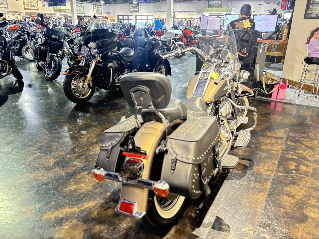 2004 Harley-Davidson Heritage Softail Classic - Photo 4