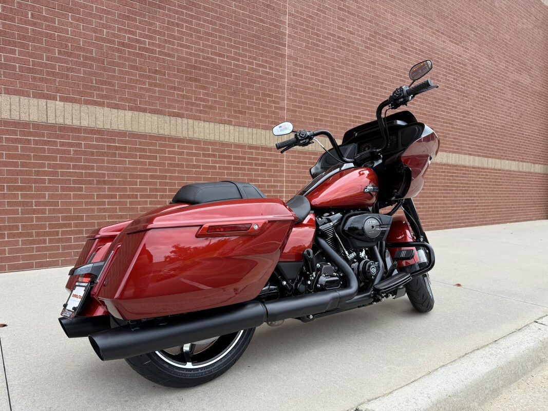 FLTRX 2025 Road Glide - Photo 3
