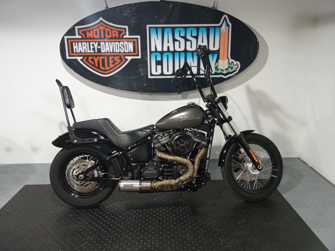 2018 Harley-Davidson Street Bob Industrial Gray Denim/Black Denim