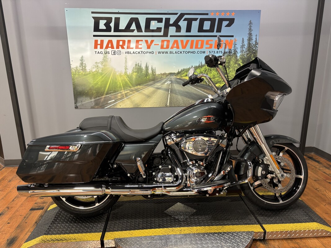 2025 Harley-Davidson Road Glide IRON HORSE MTLC/CHROME TRIM