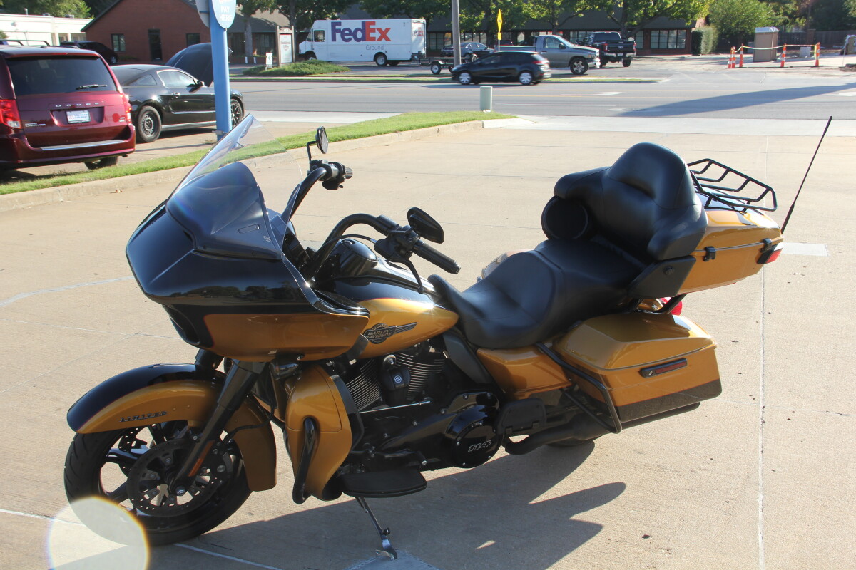 2023 Harley-Davidson Road Glide Limited Prospect Gold/Vivid Black - Black Finish - Photo 6