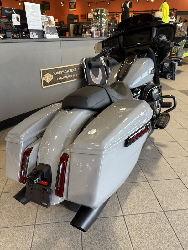 FLHX 2025 Street Glide - Photo 7